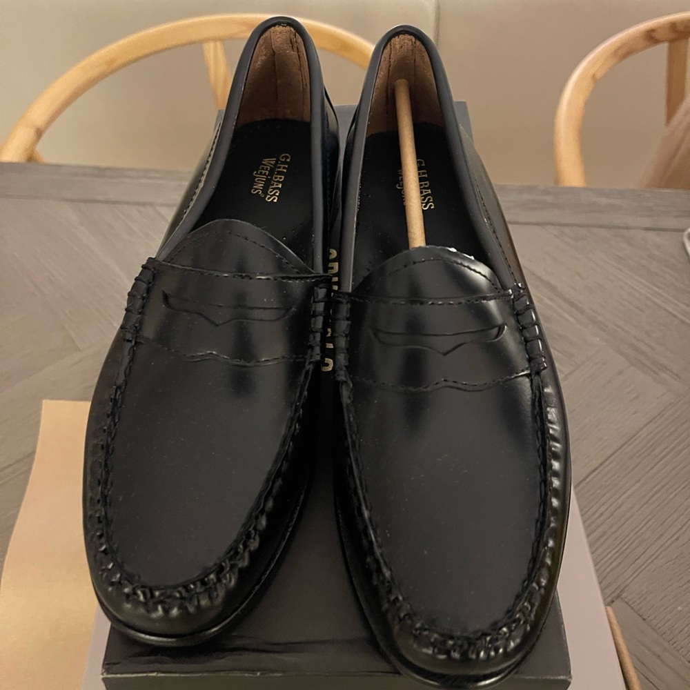 G.H. Bass & Co. Black Leather Loafers for women